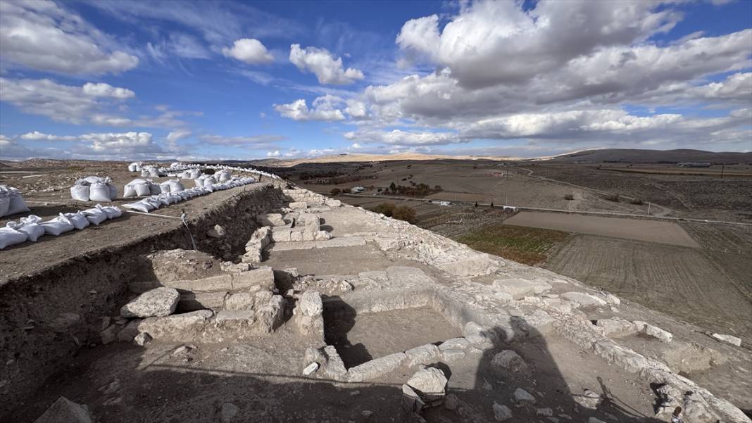 Konya’daki antik kentte 30 yeni mezar bulundu 3